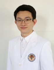 นพ.พรเลิศ ปลื้มจิตต์มงคล นายแพทย์ชำนาญการพิเศษ หัวหน้ากลุ่มงานเวชศาสตร์ฉุกเฉิน